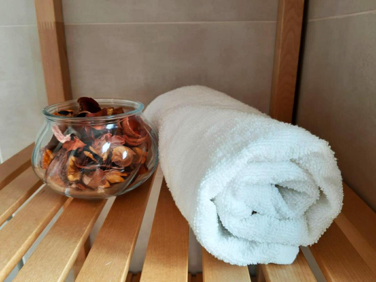 Hostal El Perello, Valencia Bagian luar foto